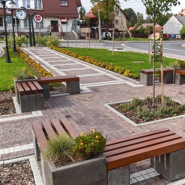 Iwanowice – centrum wsi