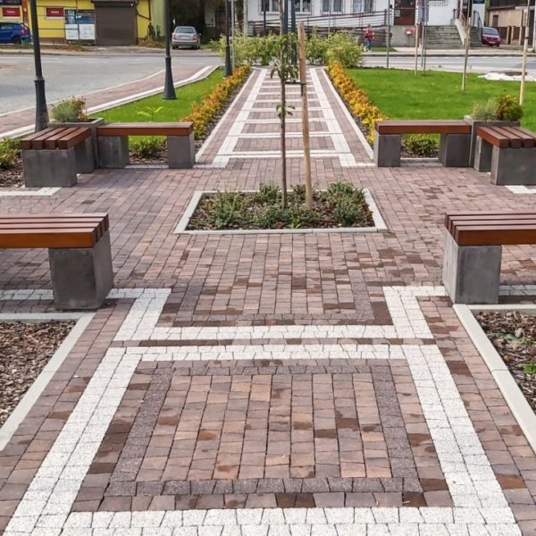 Iwanowice – centrum wsi