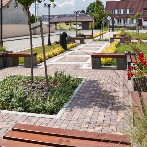 Iwanowice – centrum wsi